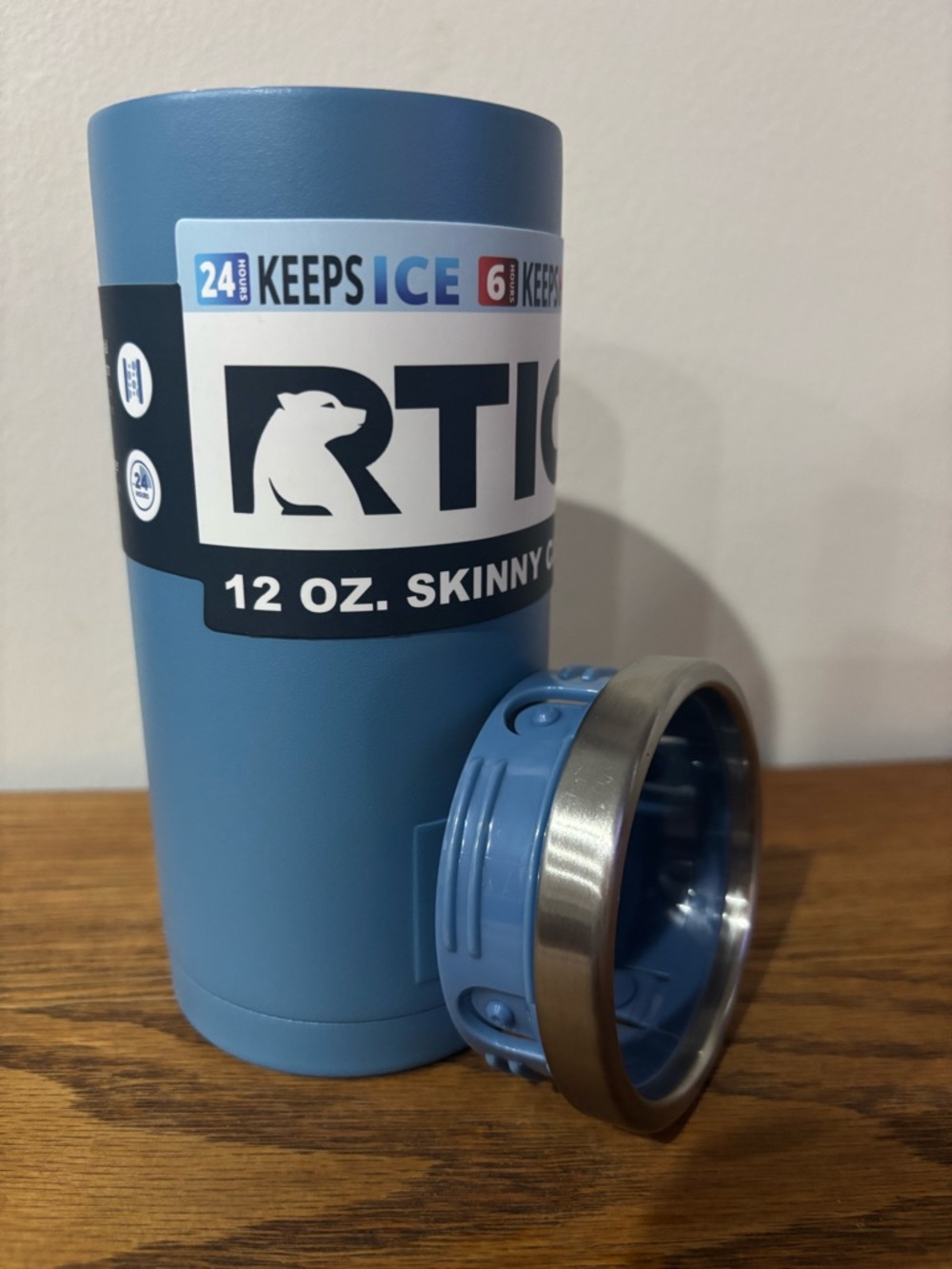 RTIC Insulated Slim Can - Picture 4 of 5